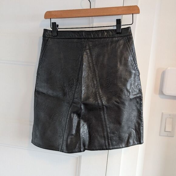 Zara/Faux Leather Skirt Sz XS - Picture 1 of 4
